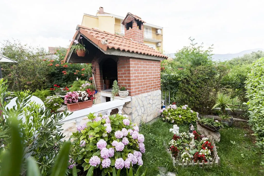 Apartment Dalmatia Kaštela