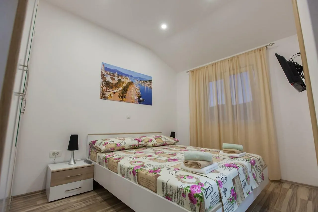 Apartment Dalmatia Kaštela 0*,