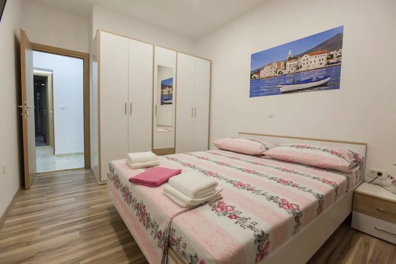 Apartment Dalmatia Kaštela 0*,