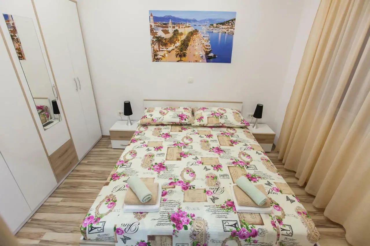 Apartment Dalmatia Kaštela